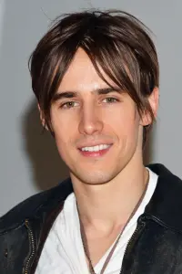 Фото Рів Карні (Reeve Carney)