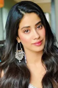 Фото  (Janhvi Kapoor)