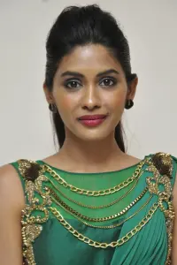 Фото  (Anjali Patil)