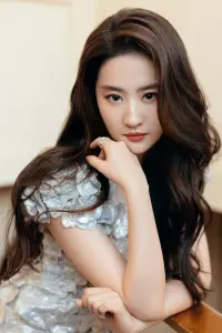 Фото Лю Іфей (Liu Yifei)