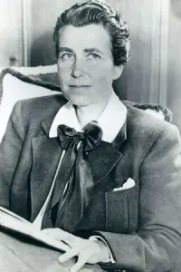 Фото  (Dorothy Arzner)