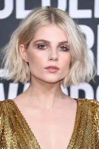 Фото Люсі Бойнтон (Lucy Boynton)