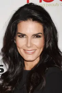 Фото Енджі Хармон (Angie Harmon)