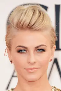 Фото Джуліанна Гаф (Julianne Hough)