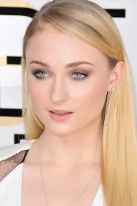 Фото Софі Тернер (Sophie Turner)