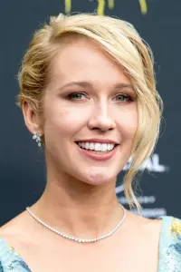 Фото Анна Кемп (Anna Camp)