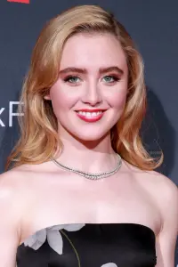 Фото Кетрін Ньютон (Kathryn Newton)