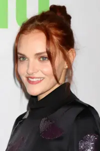 Фото Мадлен Брюер (Madeline Brewer)