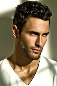 Фото Ноа Міллс (Noah Mills)