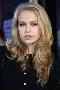 Фото Пенелопа Мітчелл (Penelope Mitchell)