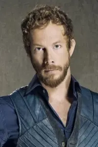 Фото Крістен Холден-Рід (Kristen Holden-Ried)