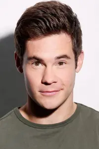 Фото Адам Дівайн (Adam Devine)