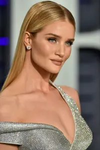 Фото Розі Хантінгтон-Уайтлі (Rosie Huntington-Whiteley)