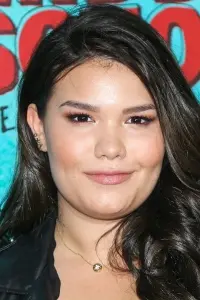 Фото  (Madison De La Garza)