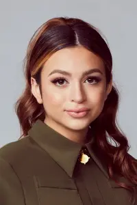 Фото Джозі Тота (Josie Totah)