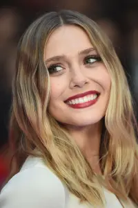 Фото Елізабет Олсен (Elizabeth Olsen)