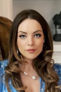 Фото Елізабет Гілліс (Elizabeth Gillies)