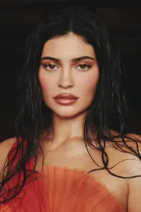 Фото  (Kylie Jenner)