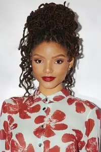 Фото Холлі Бейлі (Halle Bailey)