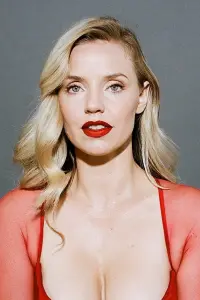 Фото Келлі Гарнер (Kelli Garner)