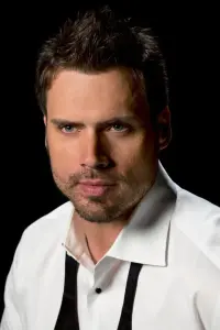 Фото  (Joshua Morrow)