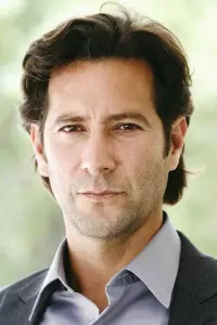 Фото Генрі Ян Кузік (Henry Ian Cusick)