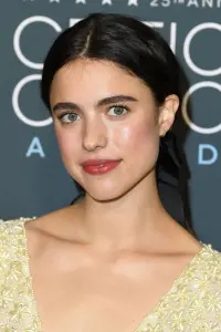 Фото Маргарет Квалі (Margaret Qualley)