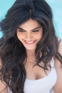 Фото  (Aaditi Pohankar)