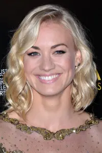 Фото Івонн Страховскі (Yvonne Strahovski)