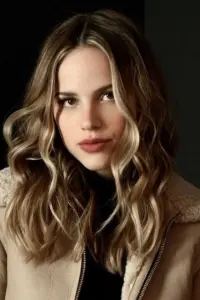 Фото Халстон Сейдж (Halston Sage)