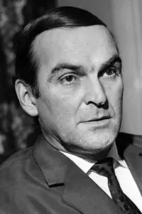 Фото Стенлі Бейкер (Stanley Baker)