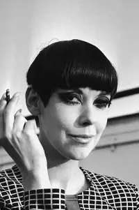 Фото  (Peggy Moffitt)