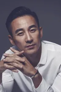 Фото  (Uhm Tae-woong)