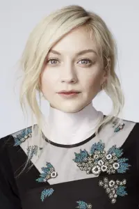 Фото  (Emily Kinney)