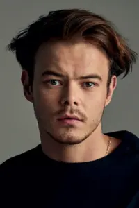 Фото Чарлі Хітон (Charlie Heaton)