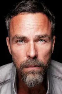 Фото JR Борн (JR Bourne)