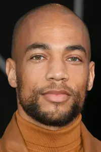 Фото  (Kendrick Sampson)