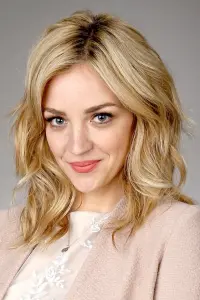 Фото Еббі Елліотт (Abby Elliott)