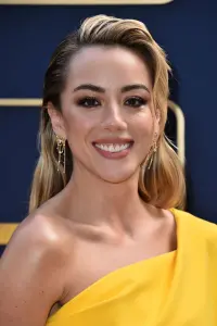 Фото Хлоя Беннет (Chloe Bennet)