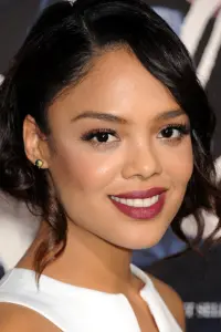 Фото Тесса Томпсон (Tessa Thompson)