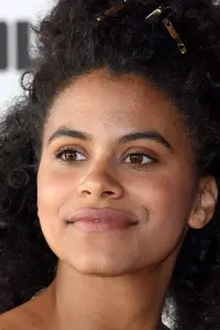 Фото Зазі Бітц (Zazie Beetz)