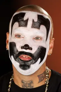 Фото  (Shaggy 2 Dope)