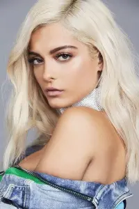 Фото  (Bebe Rexha)