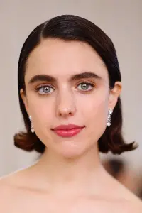 Фото Маргарет Квалі (Margaret Qualley)