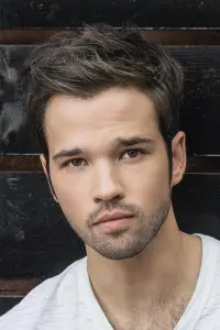 Фото  (Nathan Kress)