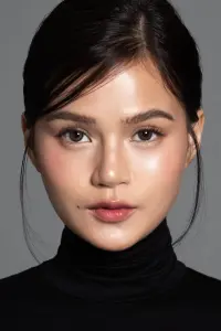 Фото  (Maris Racal)