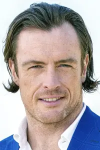 Фото Тобі Стівенс (Toby Stephens)