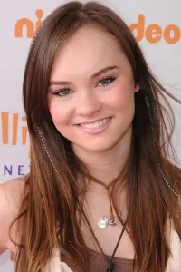 Фото Медлін Керролл (Madeline Carroll)