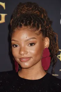 Фото Холлі Бейлі (Halle Bailey)