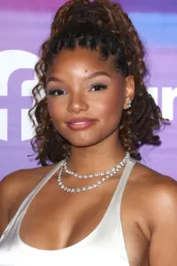 Фото Холлі Бейлі (Halle Bailey)